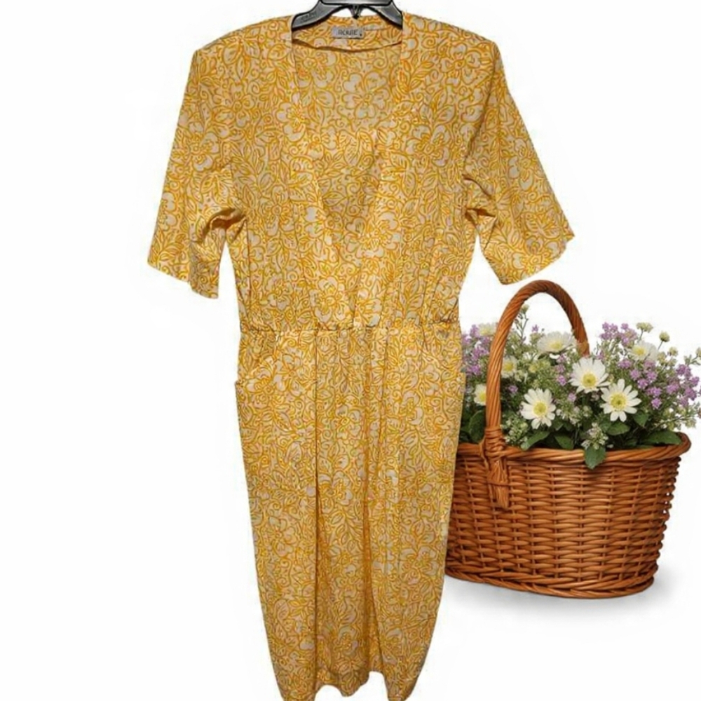 16🌼Vintage Yellow Floral Midi Dress with pockets